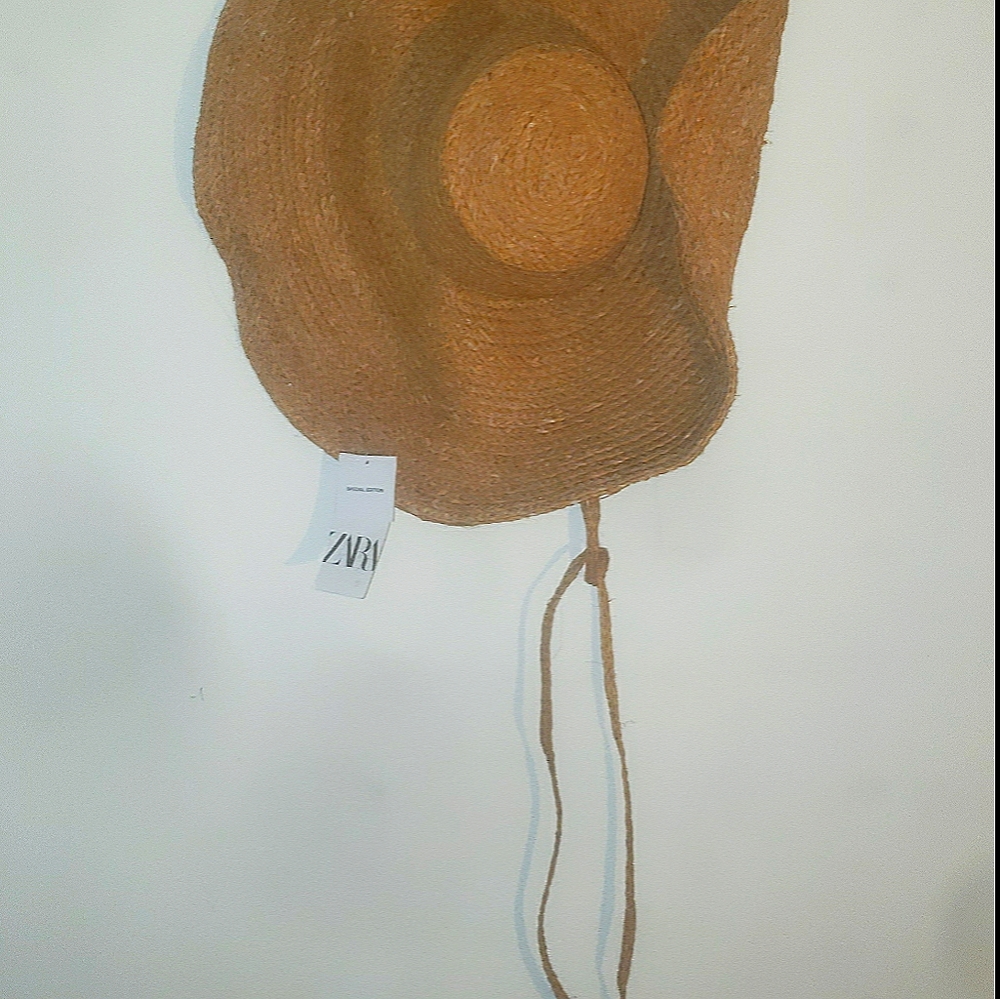 Sun hat never been used